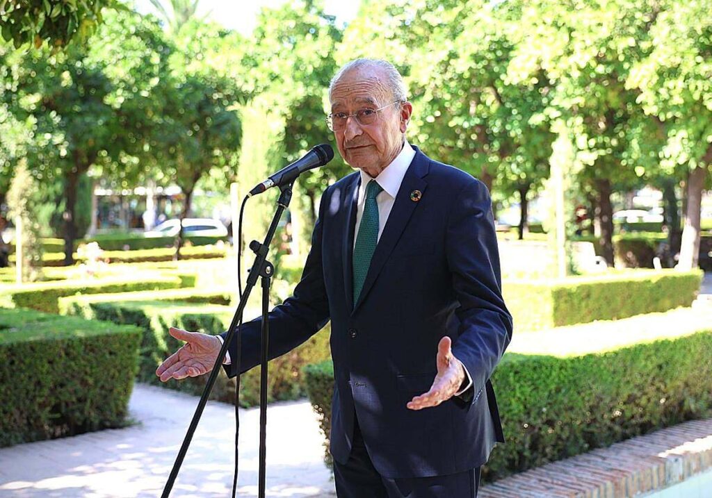Paco de la Torre anunciando que se presentará otra vez a las elecciones municipales de Málaga