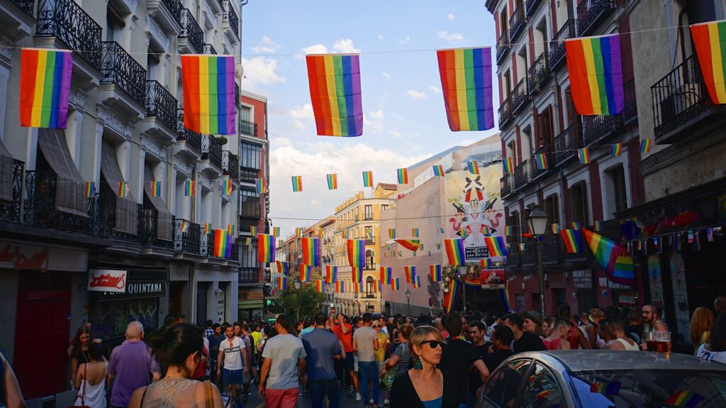 El debate interno del colectivo LGTBIQ+ vuelve a aparecer tras el mes del Orgullo.