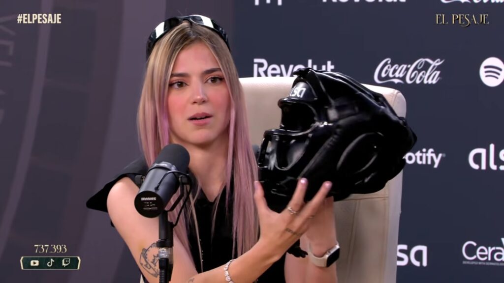 RoRo y Samy Rivers cerraron un acuerdo de última hora por el casco especial antes del combate.